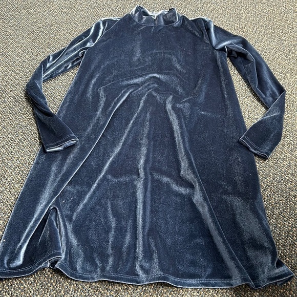 Forever 21 velvet mock neck dress S // 05560 - Picture 1 of 1